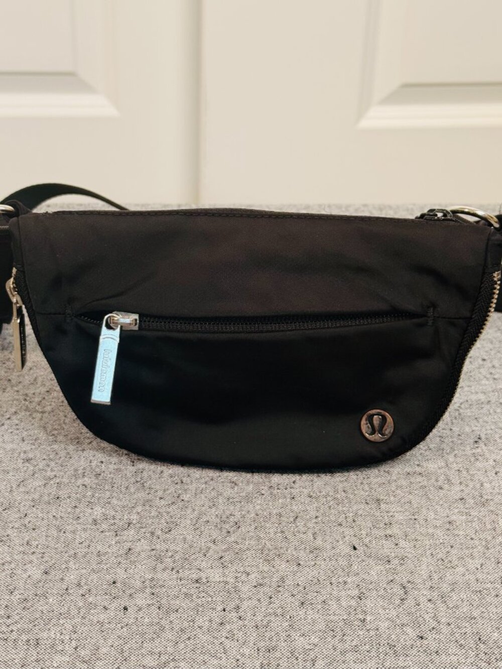 LULULEMON All Night Festival Bag Micro 2L Black w Silver Hardware ZIP TOP Ver. - Picture 4 of 9